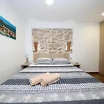 Dvor Apartment Betina (Sibenik-Knin)