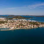 Dvor Apartment Betina (Sibenik-Knin)