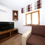 Apartment Dvor Betina (Sibenik-Knin)