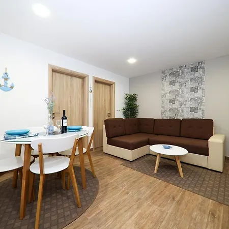 Apartament Dvor