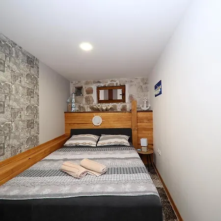 Dvor Apartmán Betina (Sibenik-Knin)