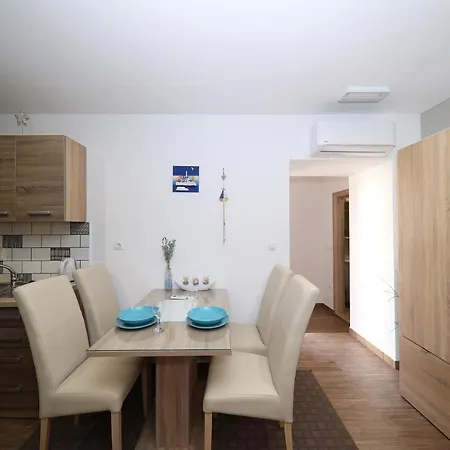 Dvor Betina Betina (Sibenik-Knin)
