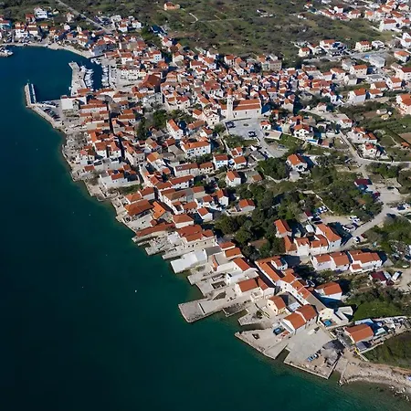 Dvor Betina *
