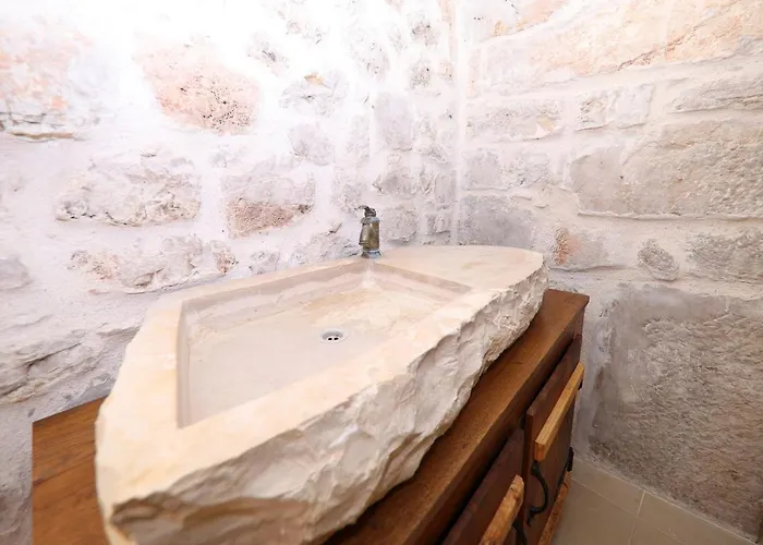 Dvor Appartement Betina (Sibenik-Knin)