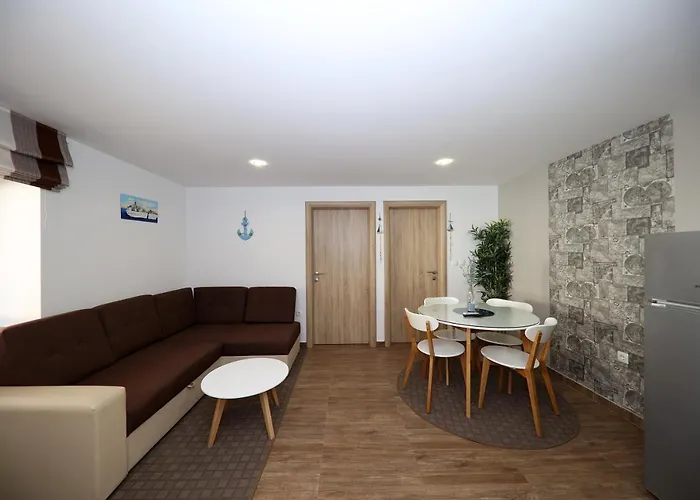 Dvor Apartamento Betina (Sibenik-Knin)