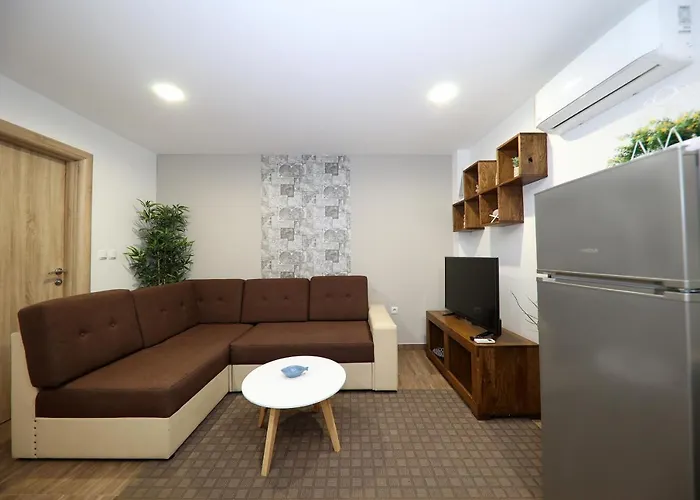 Dvor * Betina (Sibenik-Knin)