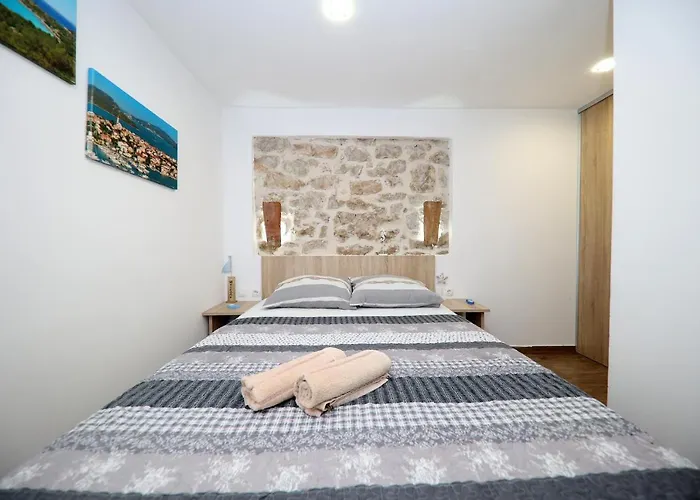 Dvor Appartement Betina (Sibenik-Knin)