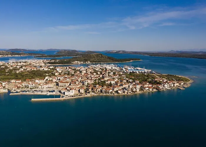 Dvor Apartamento Betina (Sibenik-Knin)