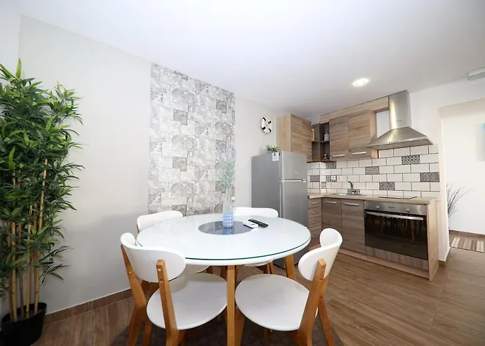 Dvor Appartement Betina (Sibenik-Knin)