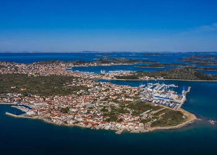 Dvor Betina (Sibenik-Knin)